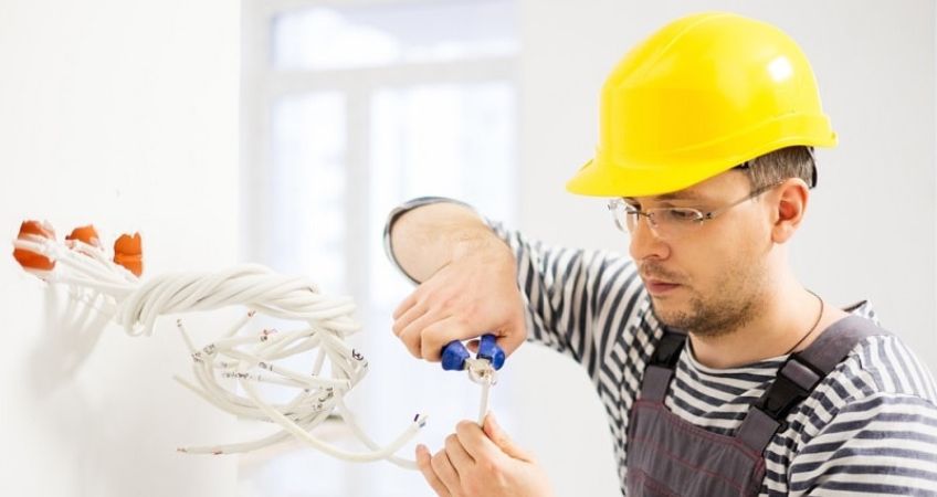 Expert Electrician Services in Dubai Light Up Your Space